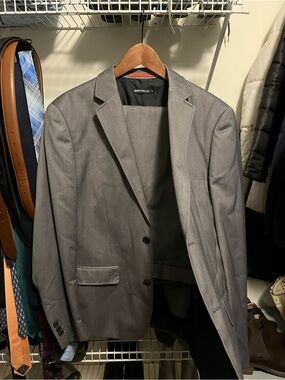 Men's Gray Two-Button Suit Jacket - Tailored Blazer